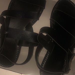 Im selling these just because I bought them and I dont really fit them